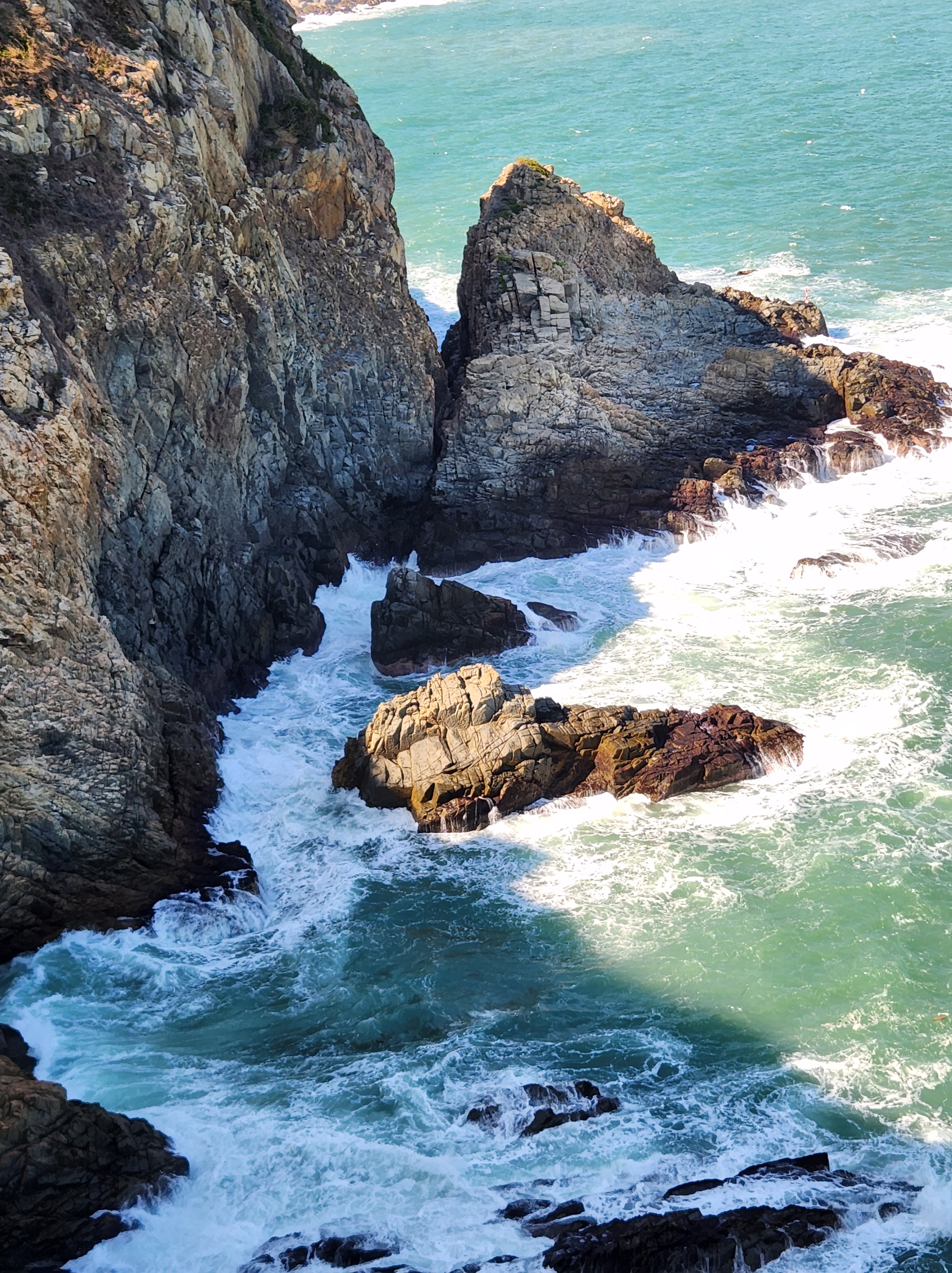 Rocky coast waves