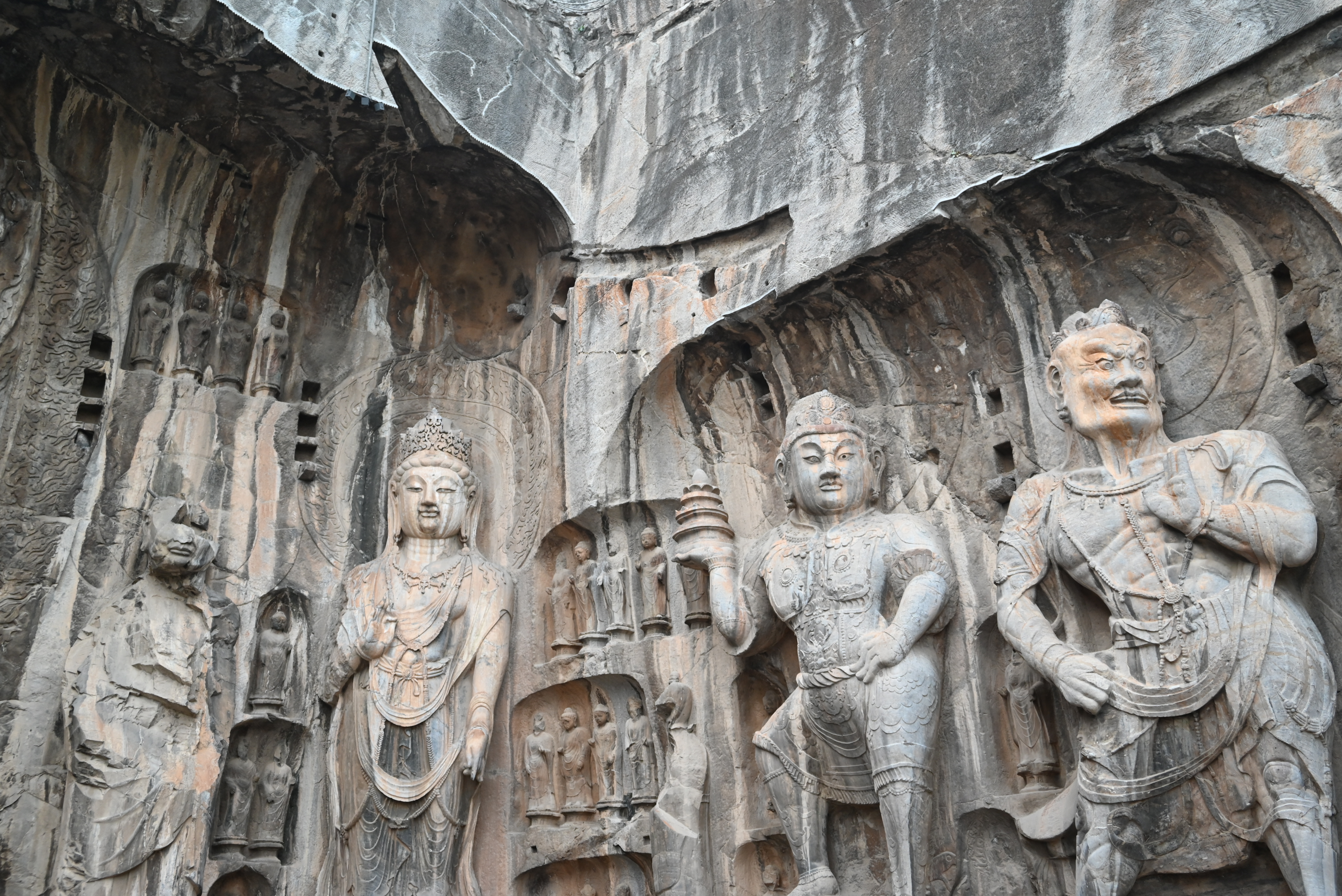 Longmen grottoes guardians