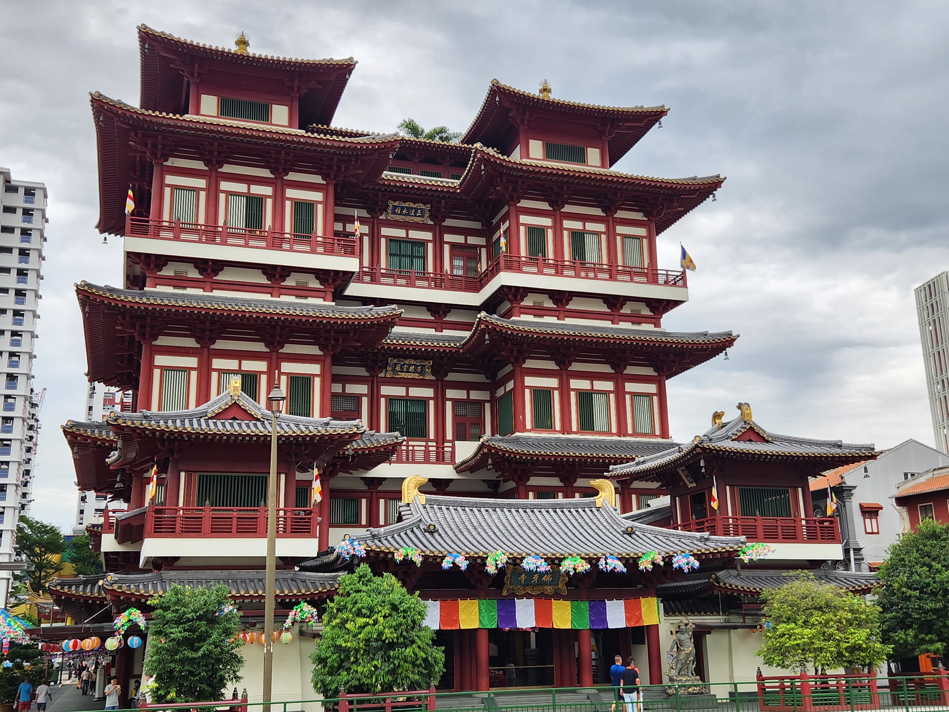 Buddha tooth relic temple